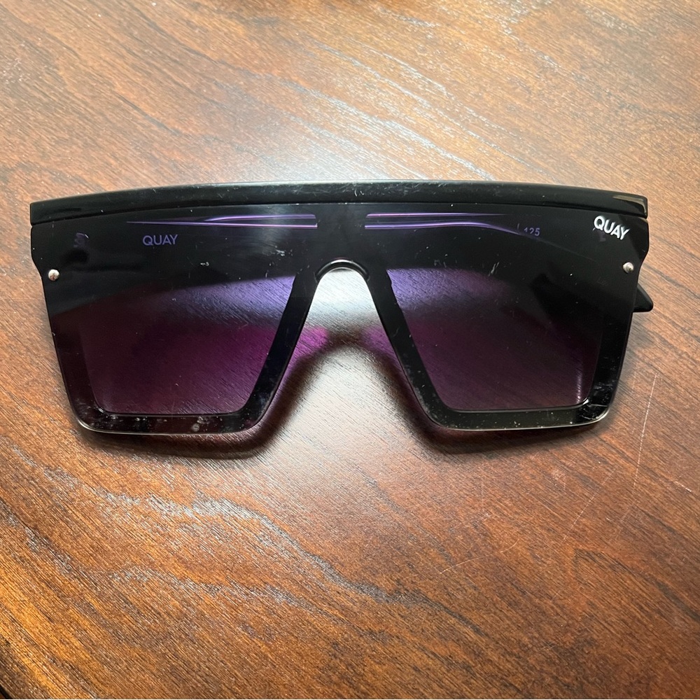 QUAY Sunglasses
